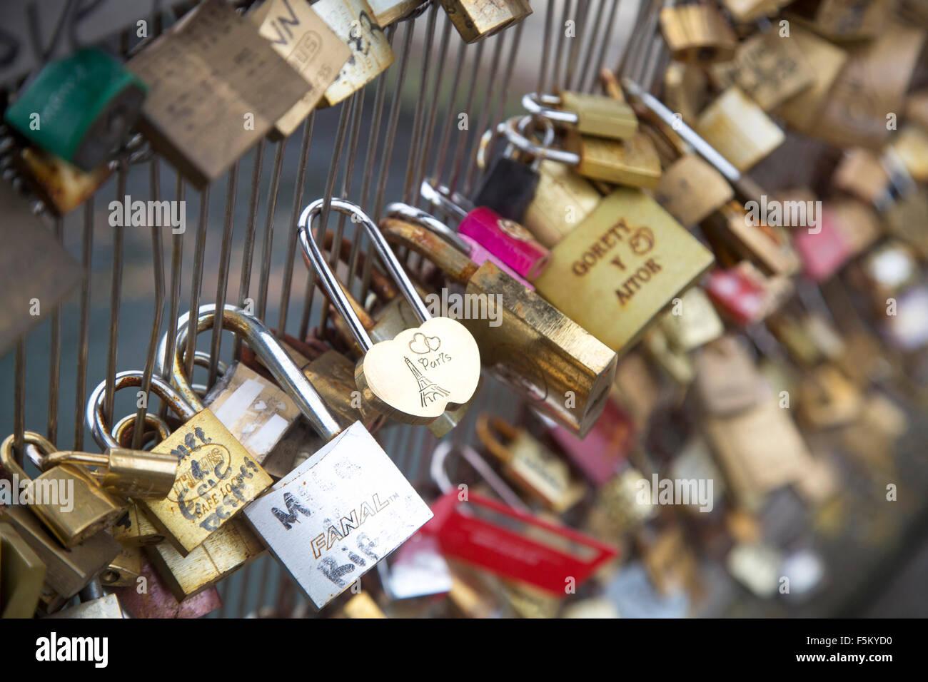 padlocks on bridge paris france Stock Photo Alamy