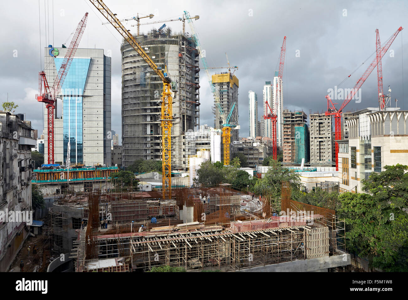 High rise construction worli mumbai hires stock photography and images
