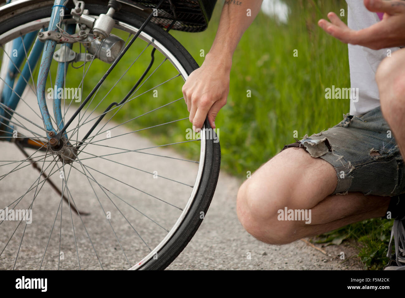 Flat tire bike hires stock photography and images Alamy