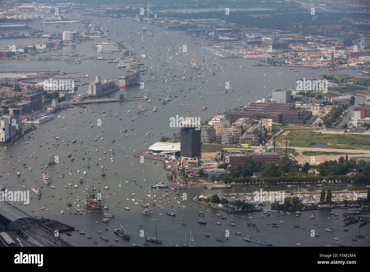 intocht Sail 2015, het Ij in Amsterdam Stock Photo