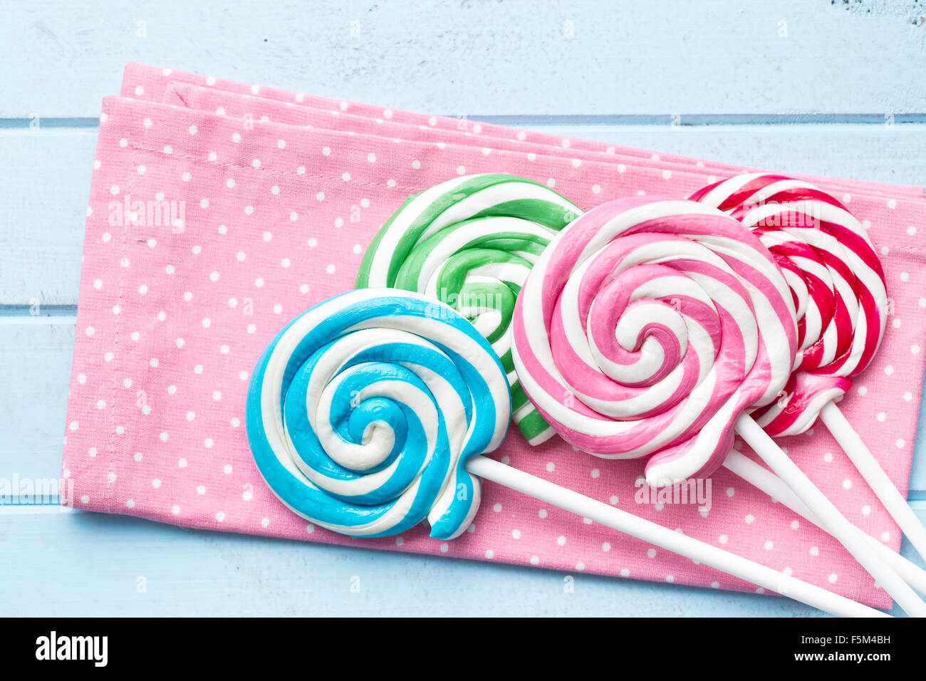 Swirl lollipop hi-res stock photography and images - Alamy, image size:1300x956