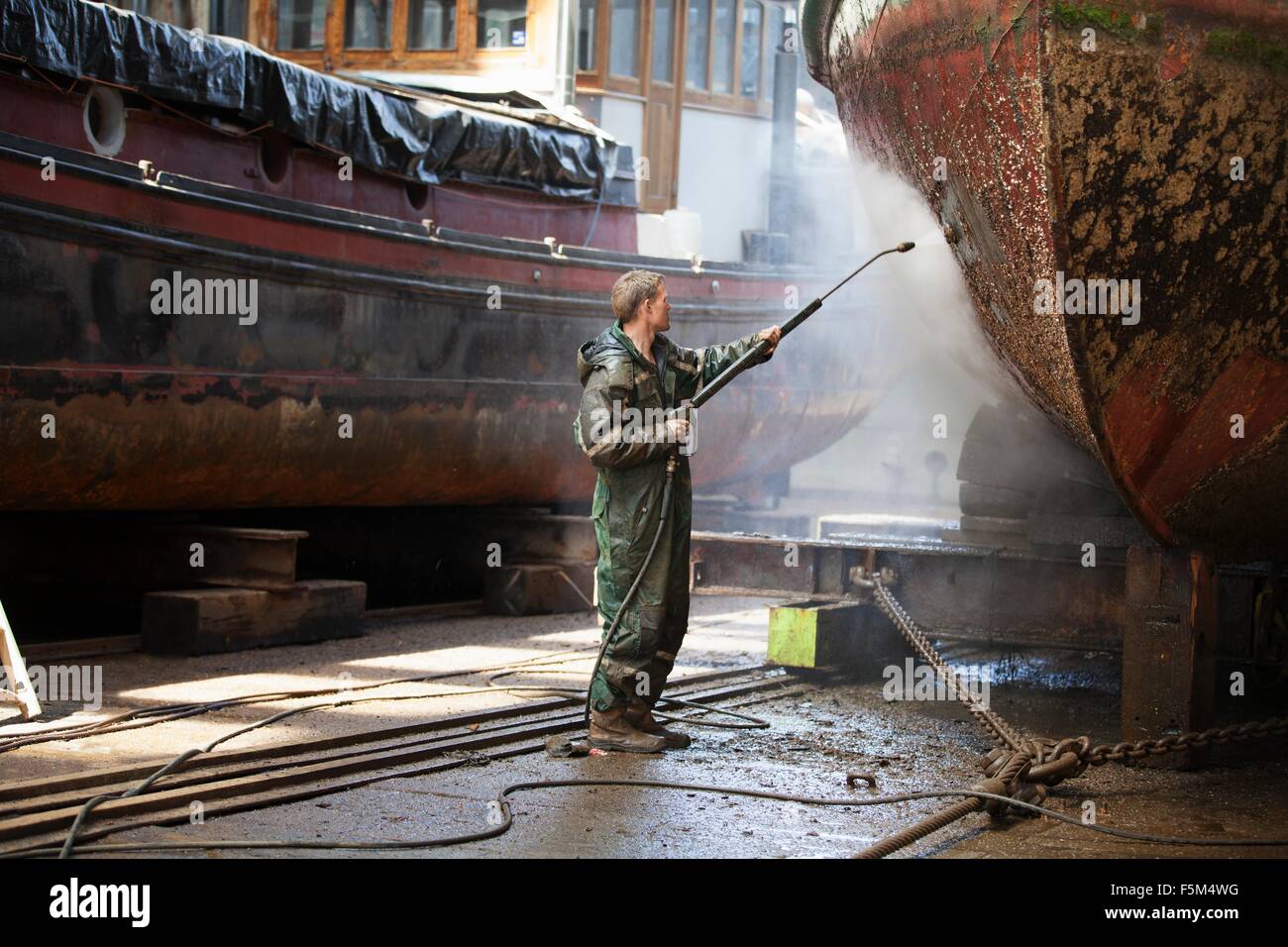 High pressure hose hires stock photography and images Alamy