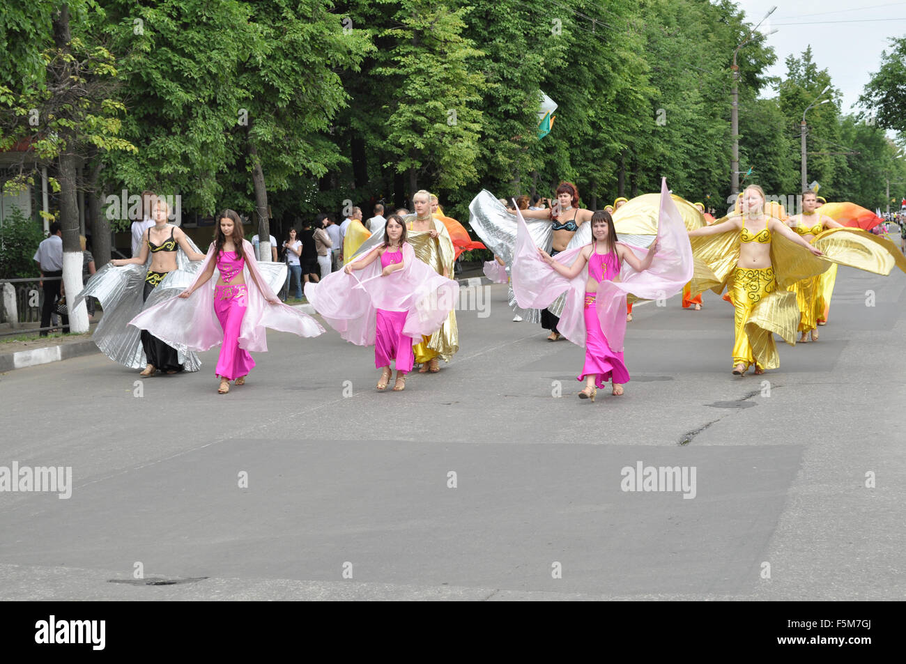 Kovrov, Russia. 11th June, 2011. Parade in honor of the birthday of the town Kovrov. Members of the group of oriental dance Stock Photo