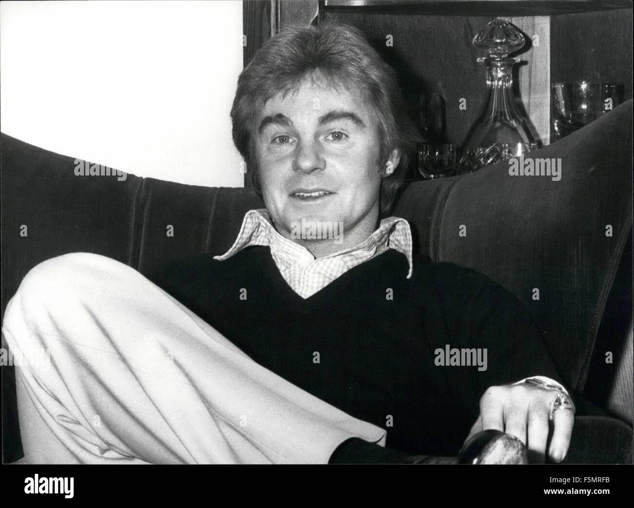 1972 - Derek Jacobi at Home : Derek Jacobi played the title role in the series ''I Claudius'' it was a performance that earned him enormous acclaim and a reputation as one of this country's finest actors, The part took Derek months to learn due to the peculiar nature of the Emperor Claudius's physical and speech defects. He became so expert at stuttering and shaking his head that for a considerable time after the series he could not stop himself from continuing the habits. At present Derek is taking a well deserved rest having recently returned from a tour - He is soon to tour with the prospec Stock Photo