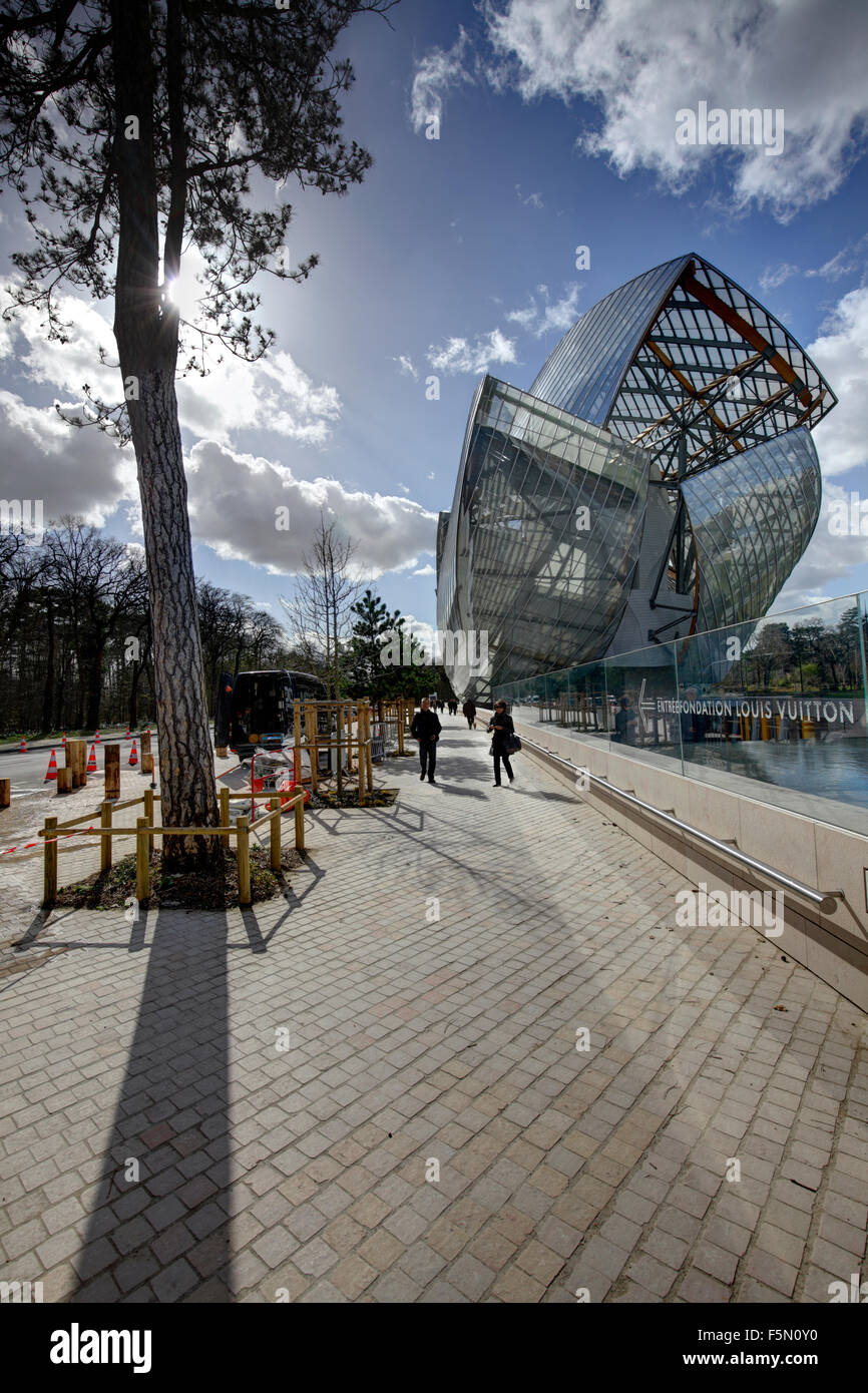 Museum of Contemporary Art of the Louis Vuitton Foundation Editorial Image  - Image of glass, architect: 65052925