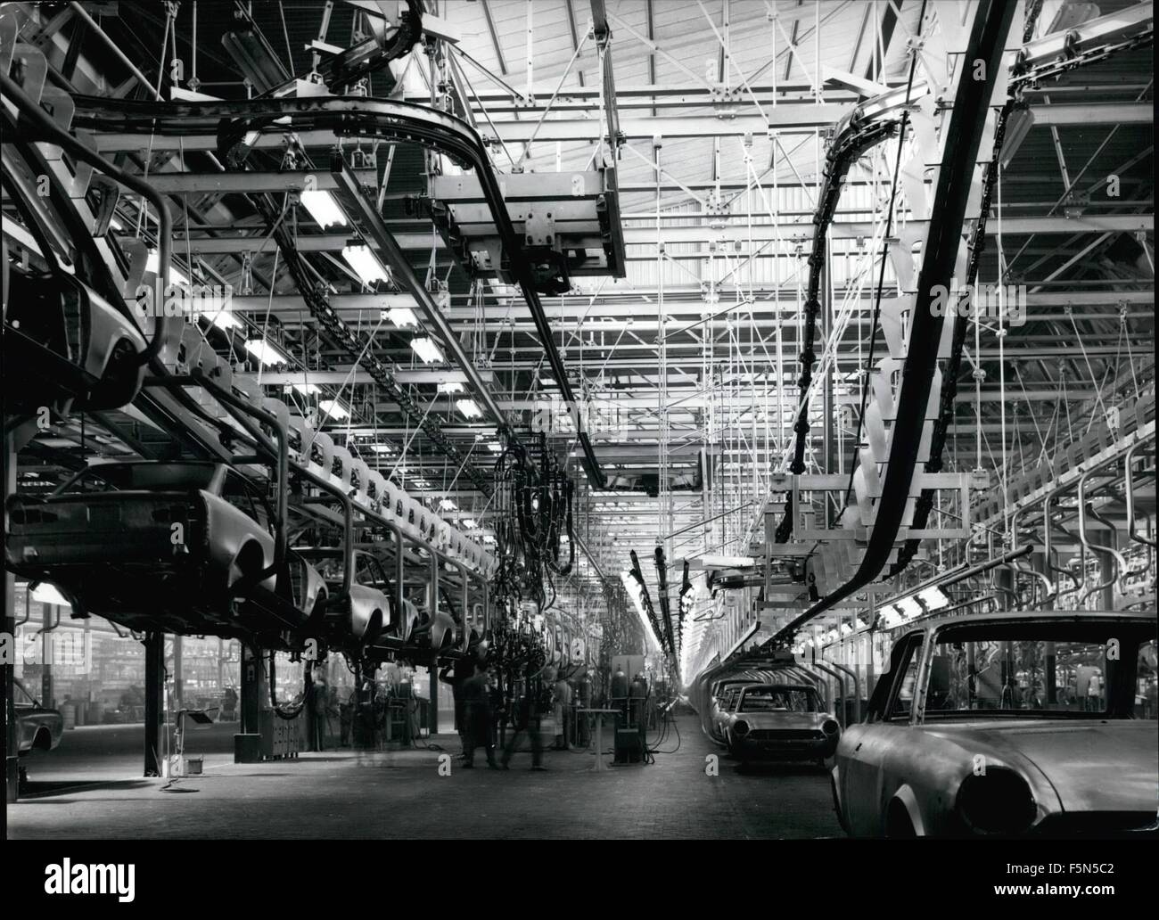 1962 - Fiat Car Plant, Rivalta, Turin province: Steel bodywork line of sports derivatives Type 124. © Keystone Pictures USA/ZUMAPRESS.com/Alamy Live News Stock Photo