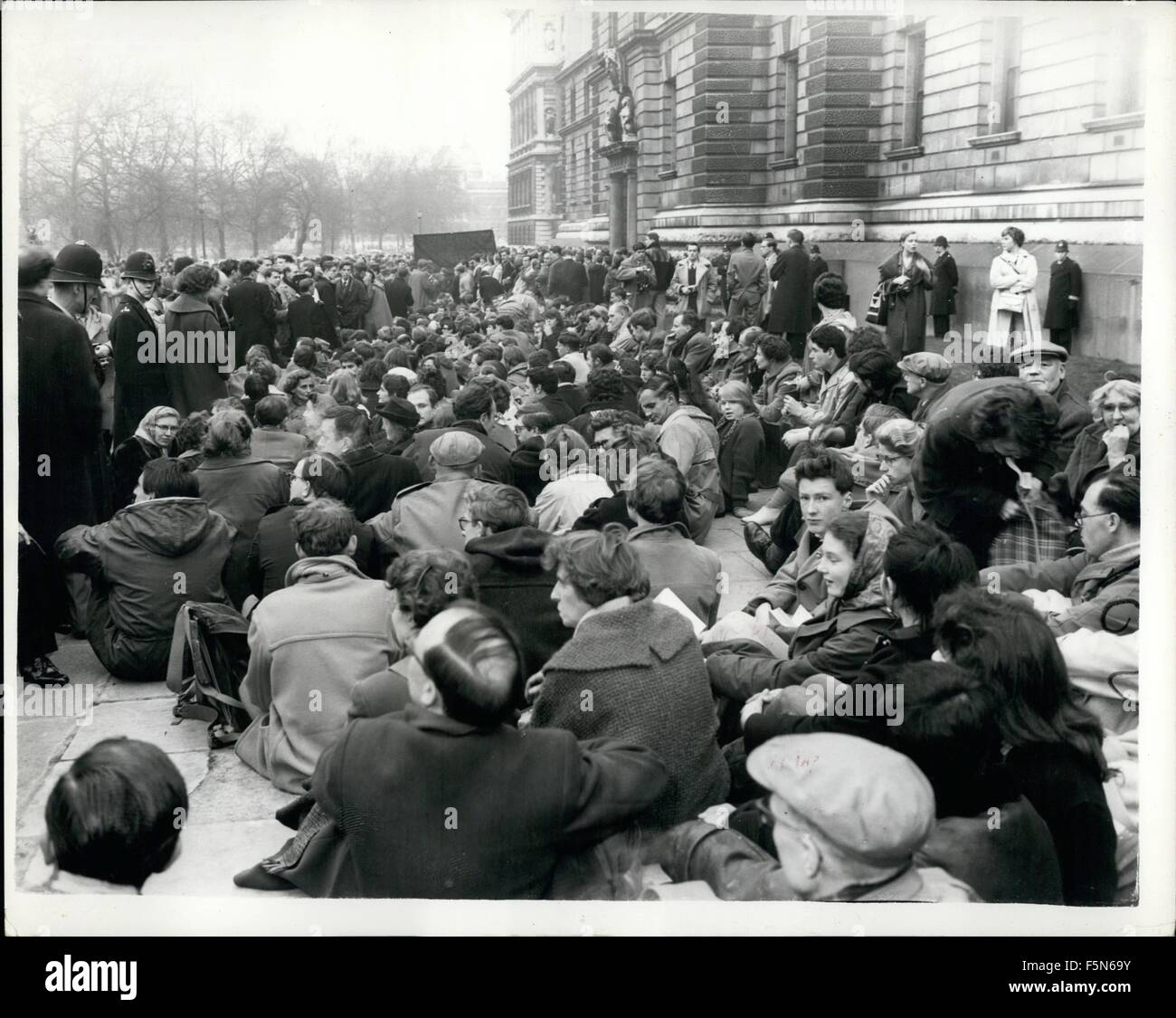 1960 - Earl Russell in ''sit down'' H-bomn protest.: The 88-year old philosopher, Earl Russell, this afternoon led a ''sit-down'' demonstration against nuclear weapons, outside the Ministry of Defence, in Whitehall. The demonstration was organised by the Committee of 100 to press home their demand for the immediate scrapping of the Polaris agreement with the U.S. The U.S. Depot Ship carrying Polaris missiles is expected in the Clyde today. The Committee of 100 was formed in October 1960, in response to an appeal by Earl Russell and Rev. Michael Scott, and its purpose is to organise non-violent Stock Photo