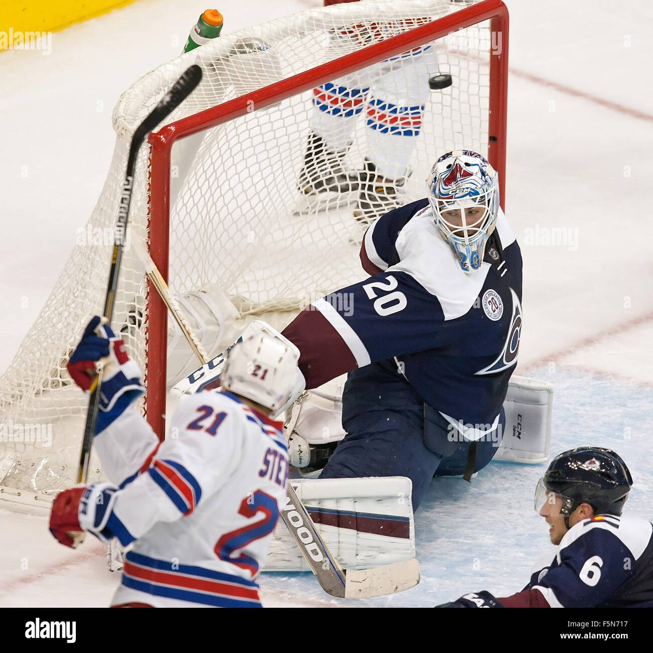 Denver, Colorado, USA. 6th Nov, 2015. Rangers C DEREK STEPAN, lower ...