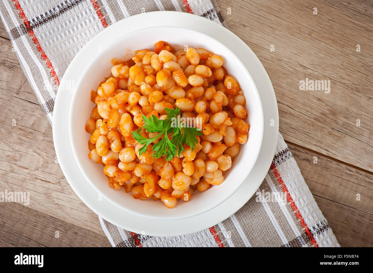 Stewed white beans in tomato sauce Stock Photo Alamy