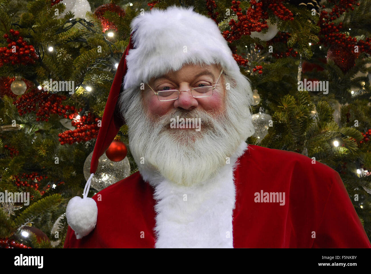 Pictures of santa claus in real life online