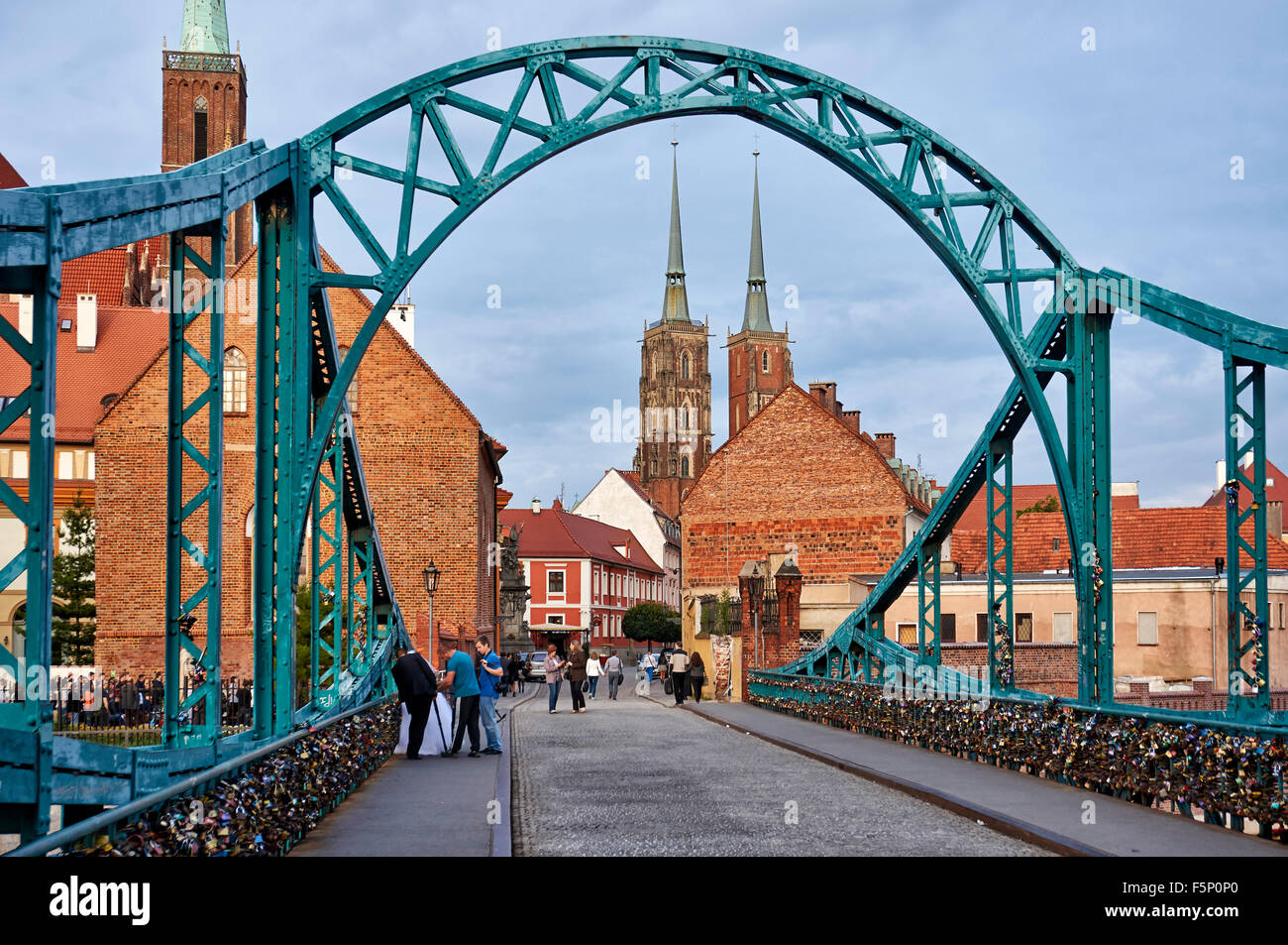 Tumski Bridge, connecting old town and Sand Island of  Wroclaw with Cathedral Island or Ostrow Tumski , Poland, Europe Stock Photo