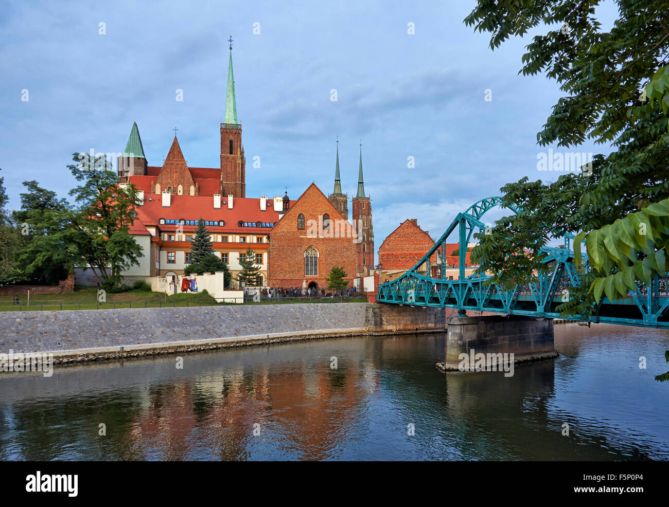 Tumski Bridge, connecting old town and Sand Island of  Wroclaw with Cathedral Island or Ostrow Tumski , Poland, Europe Stock Photo