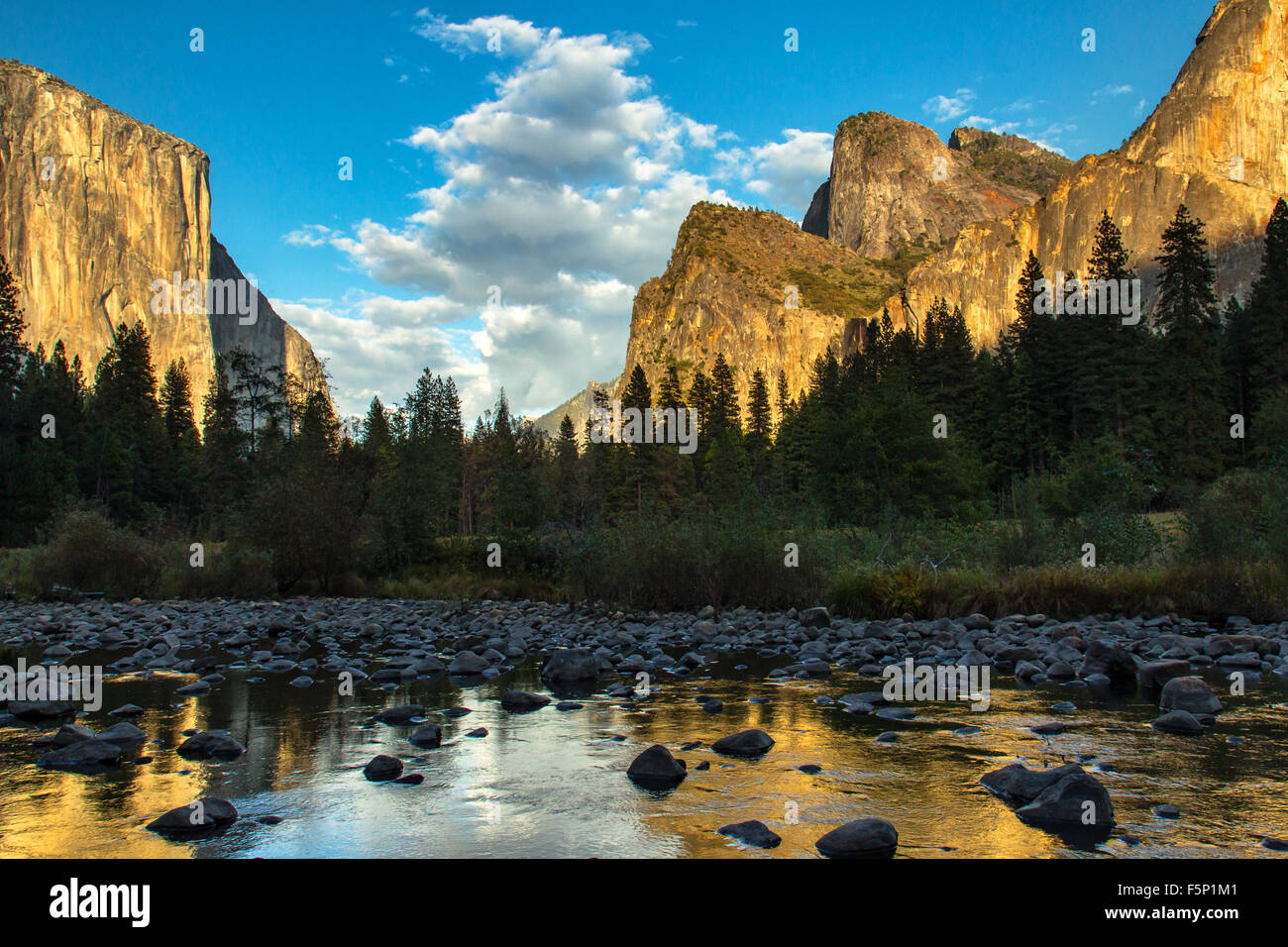 Yosemite valley panoramic hi-res stock photography and images - Alamy