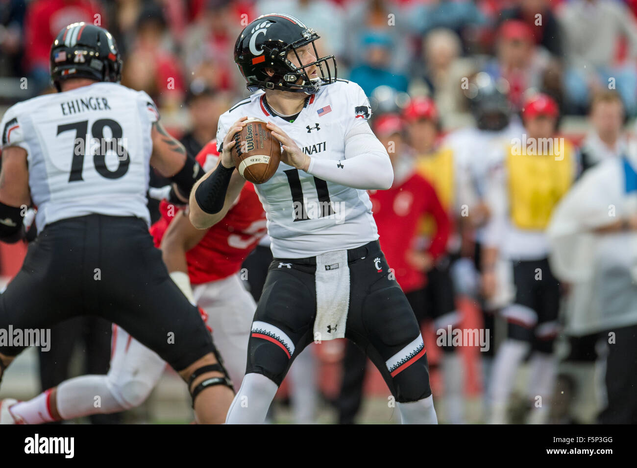 Houston, Texas, USA. 7th Nov, 2015. Cincinnati Bearcats quarterback
