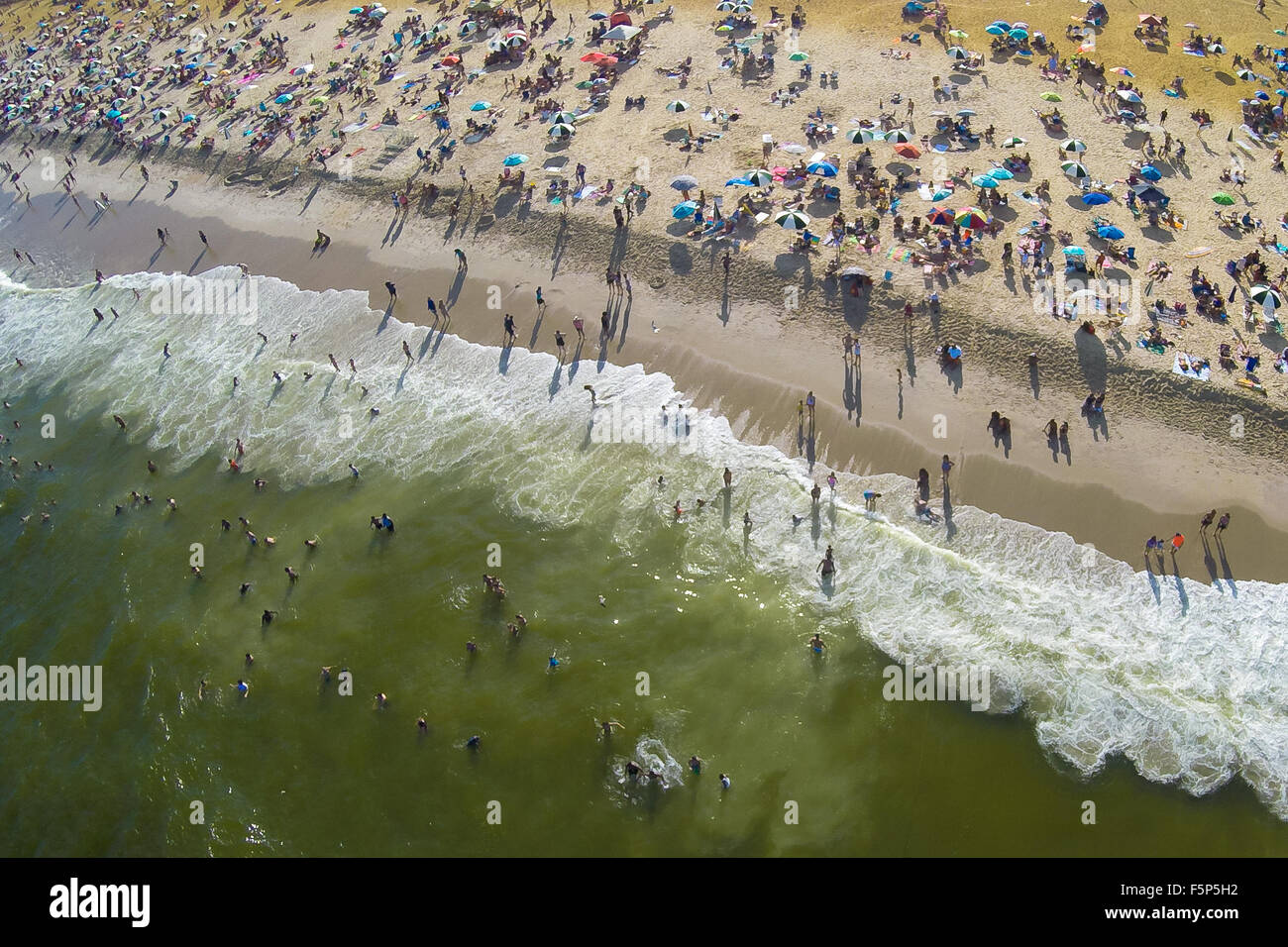 Crowds of beachgoers gather at the Jersey Shore for the unofficial end ...