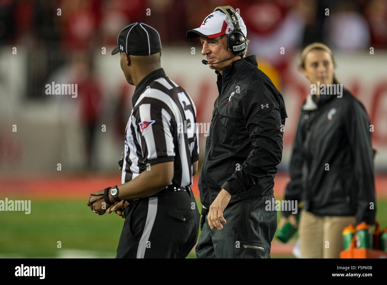 Houston, Texas, USA. 7th Nov, 2015. Cincinnati Bearcats head coach Tommy Tuberville talks to an official during the 4th quarter of an NCAA football game between the Cincinnati Bearcats and the University of Houston Cougars at TDECU Stadium in Houston, TX.Trask Smith/CSM/Alamy Live News Stock Photo