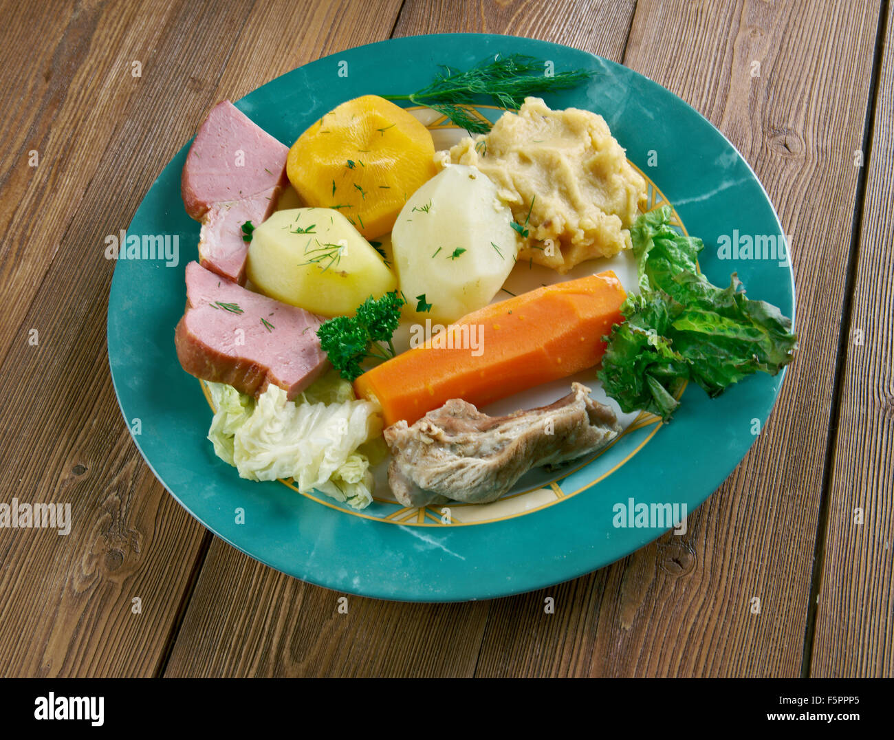 canadian jiggs dinner