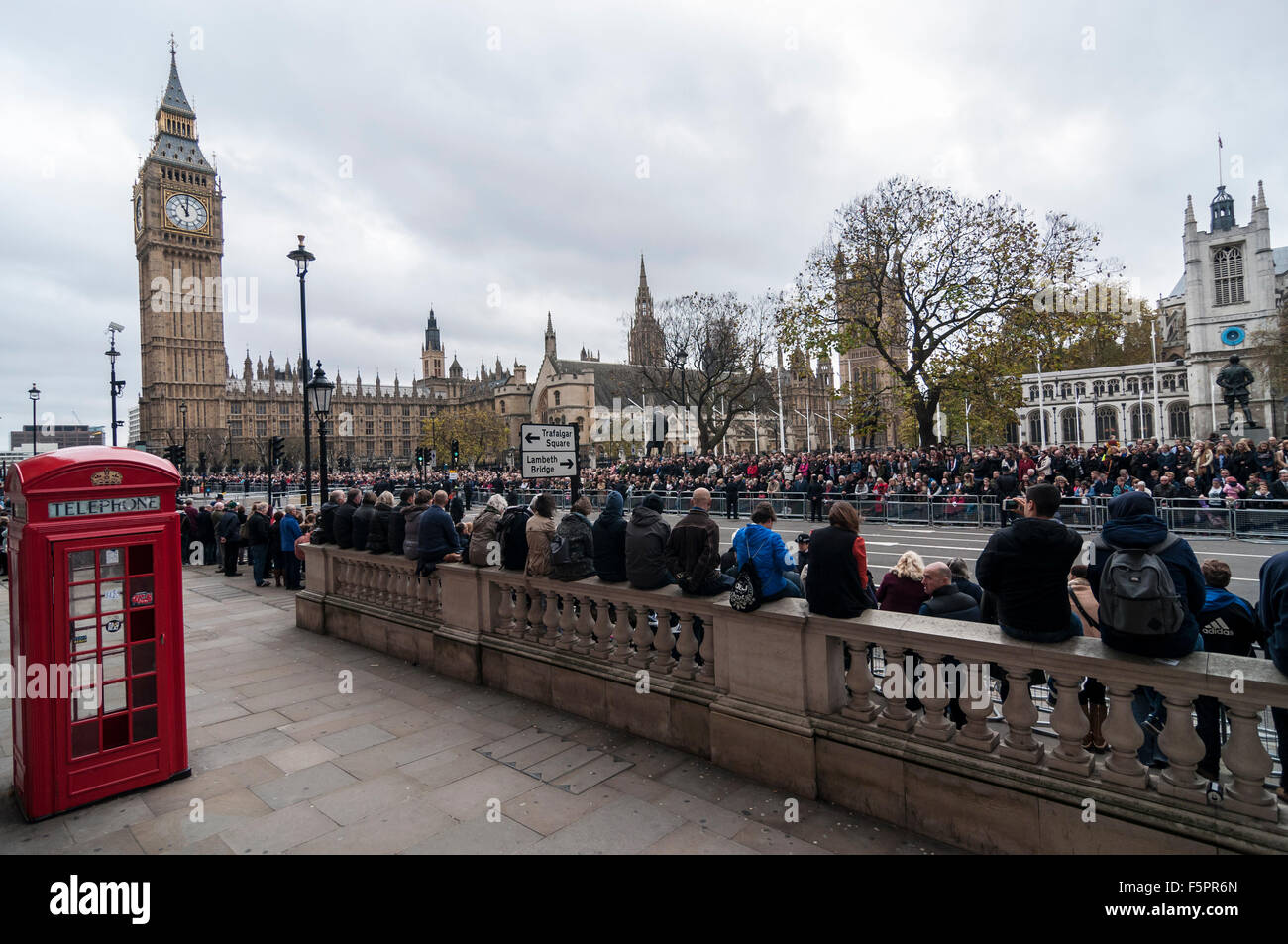 Big ben at 11am hi-res stock photography and images - Alamy