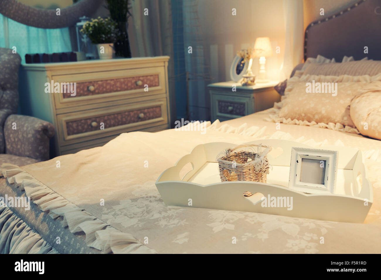 big white bed pillows