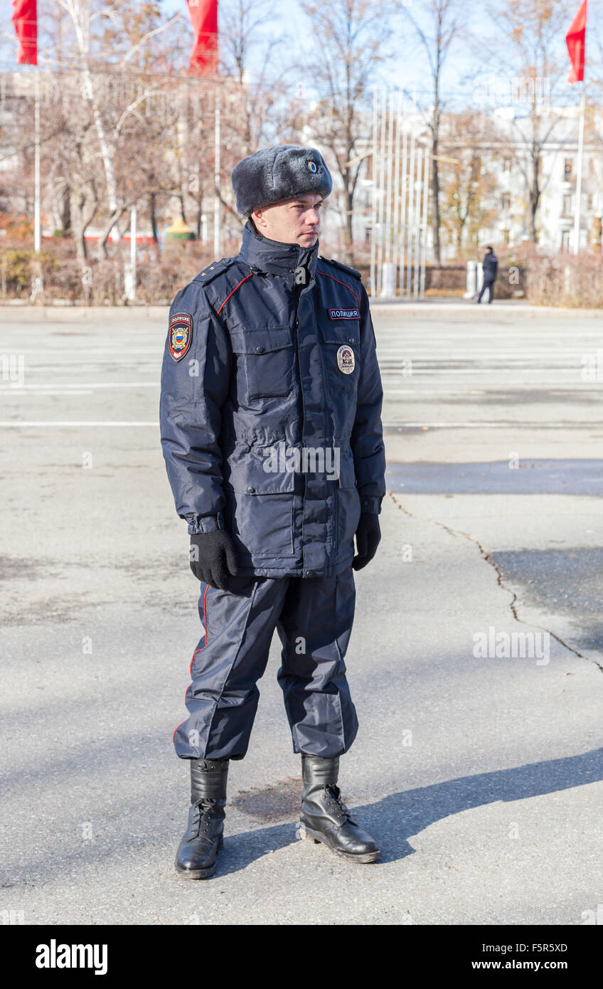 Unidentified Russian police officer in winter uniform Stock Photo - Alamy