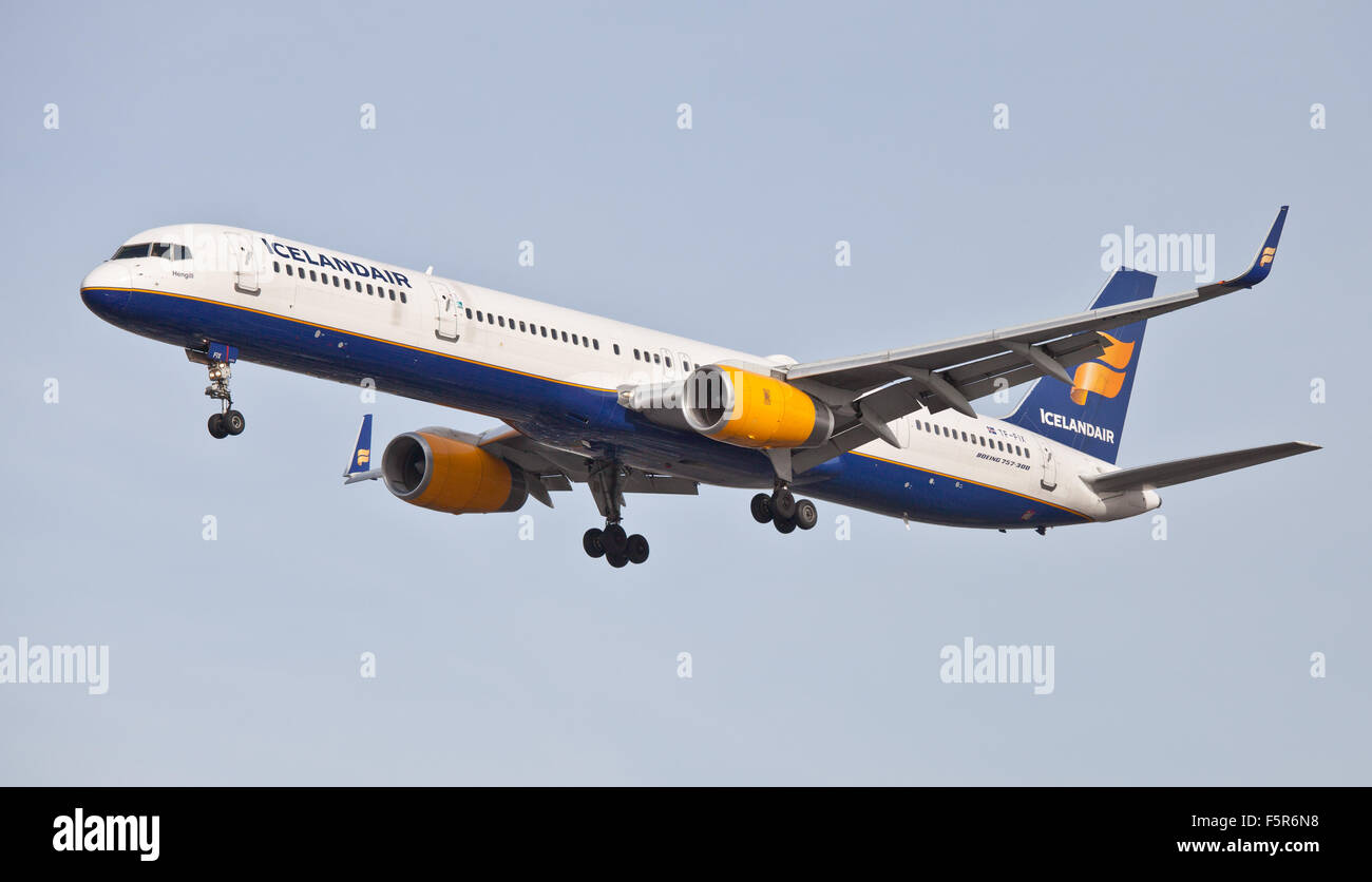 Icelandair Boeing 757 TF-FIX coming into land at London Heathrow Airport LHR Stock Photo