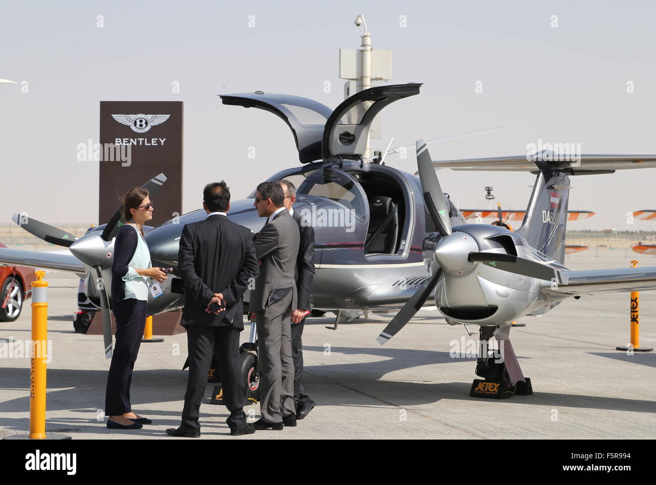 Twin Engine Aircraft High Resolution Stock Photography and Images - Alamy