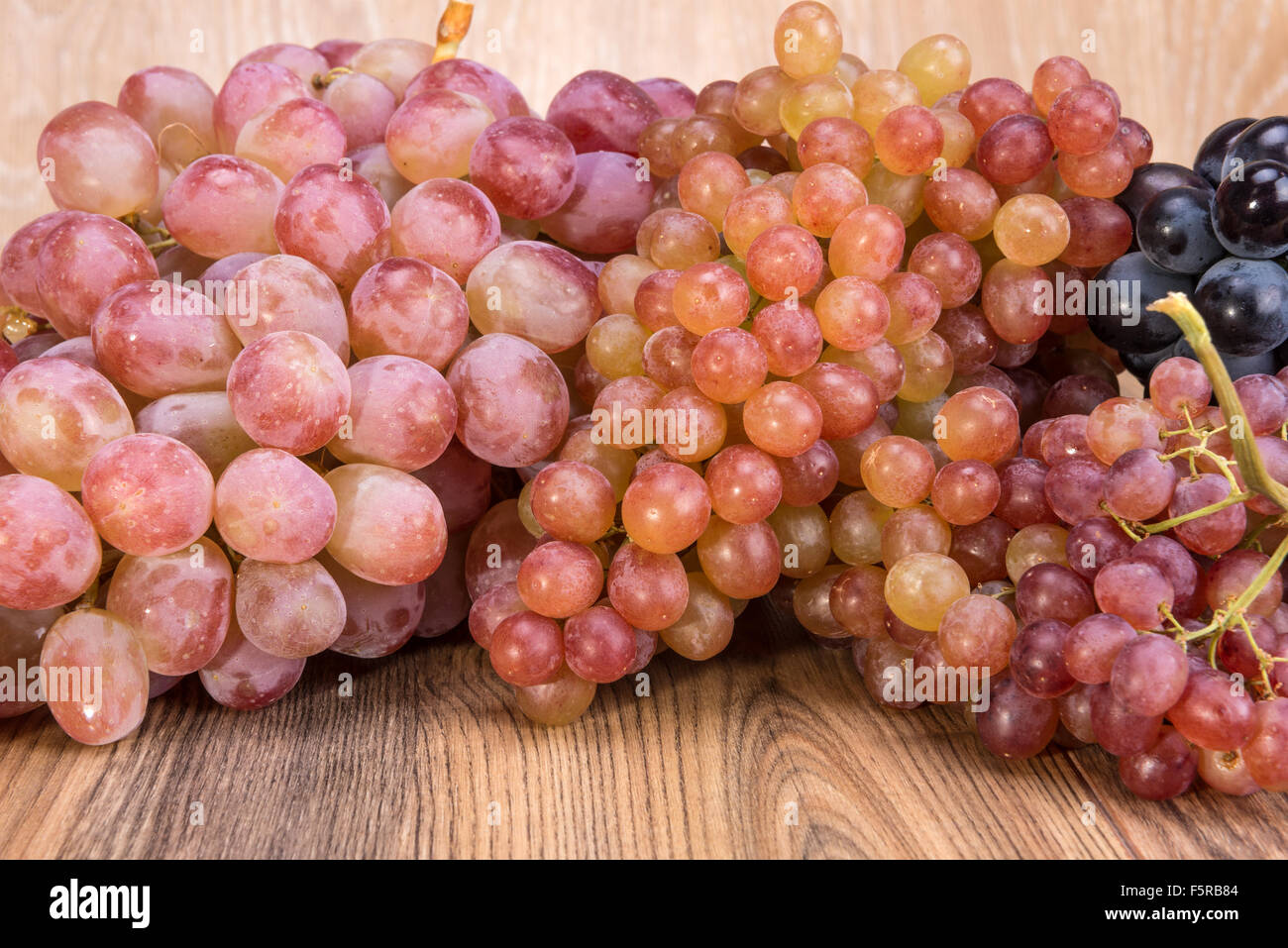 Pink dessert grapes from Central Asia (Samarkand) Stock Photo