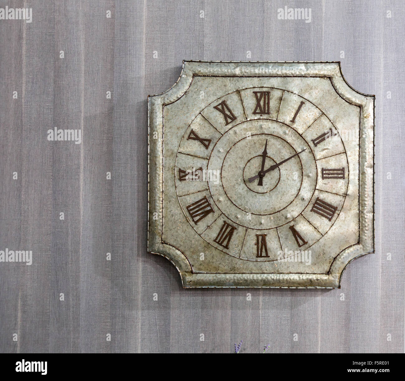 Wall clock midnight hi-res stock photography and images - Alamy