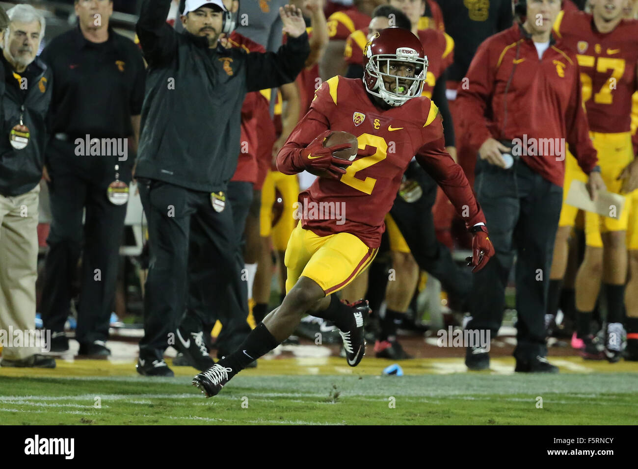 Nov. 7, 2015 - Los Angeles, CA, US - November 7, 2015: USC Trojans cornerback Adoree' Jackson (2) finds some running room in the game between the Arizona Wildcats and the USC Trojans, The Coliseum in Los Angeles, CA. Photographer: Peter Joneleit - Zuma Wire Service (Credit Image: © Peter Joneleit via ZUMA Wire) Stock Photo
