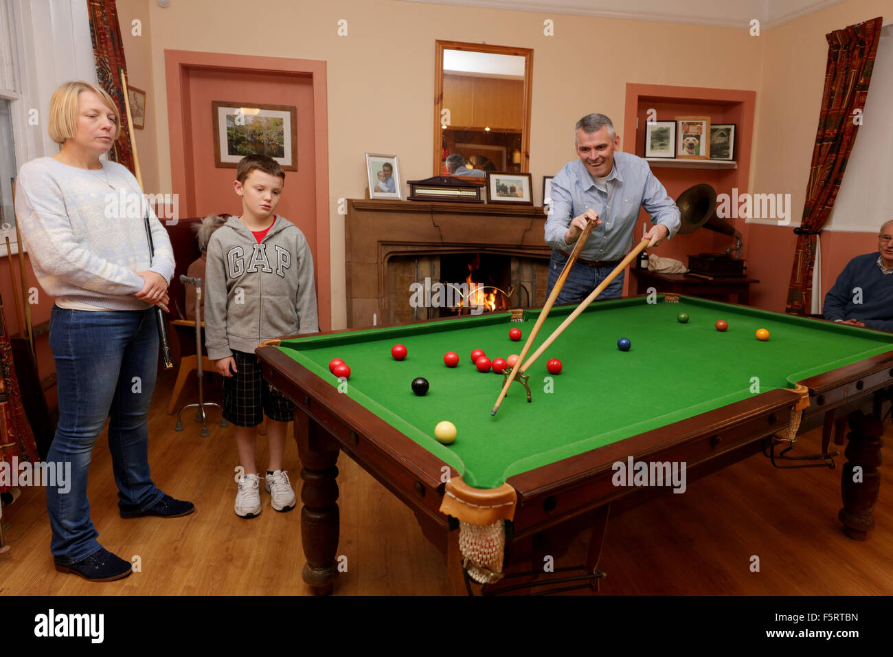 Snooker family hi-res stock photography and images