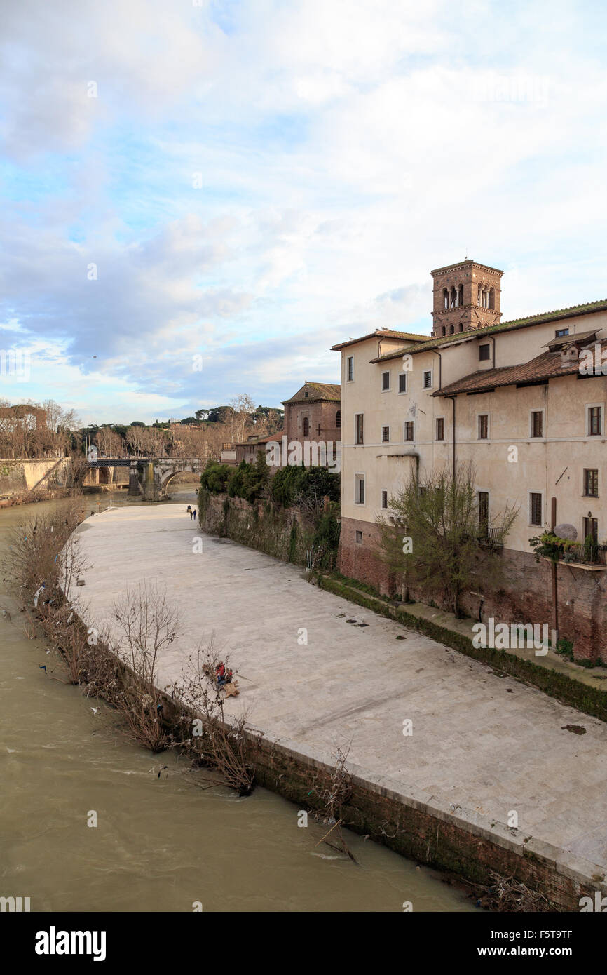 Historic cityscape along the Tiber in Rome, Italy Stock Photo - Alamy