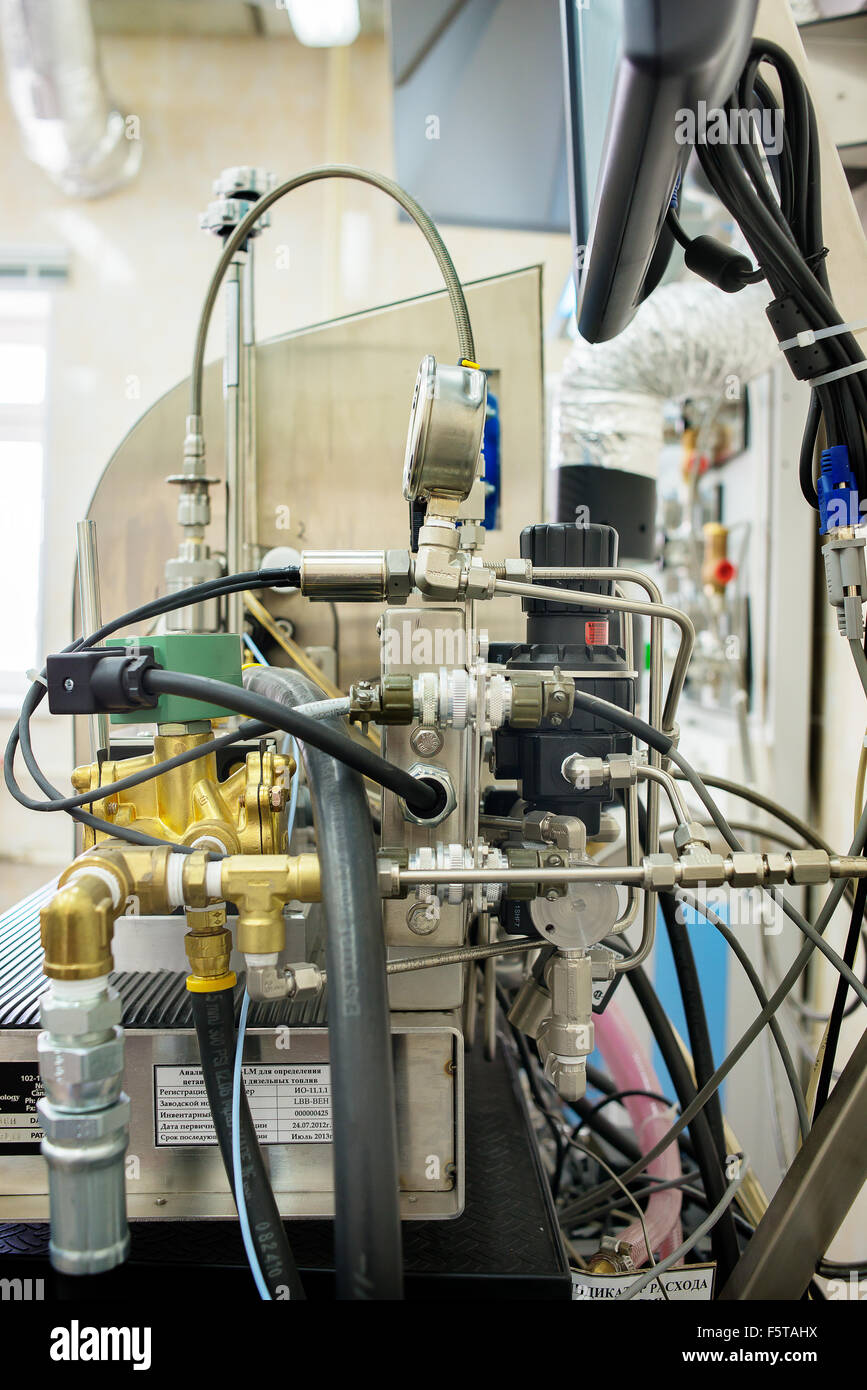 Engine analyzer hi-res stock photography and images - Alamy