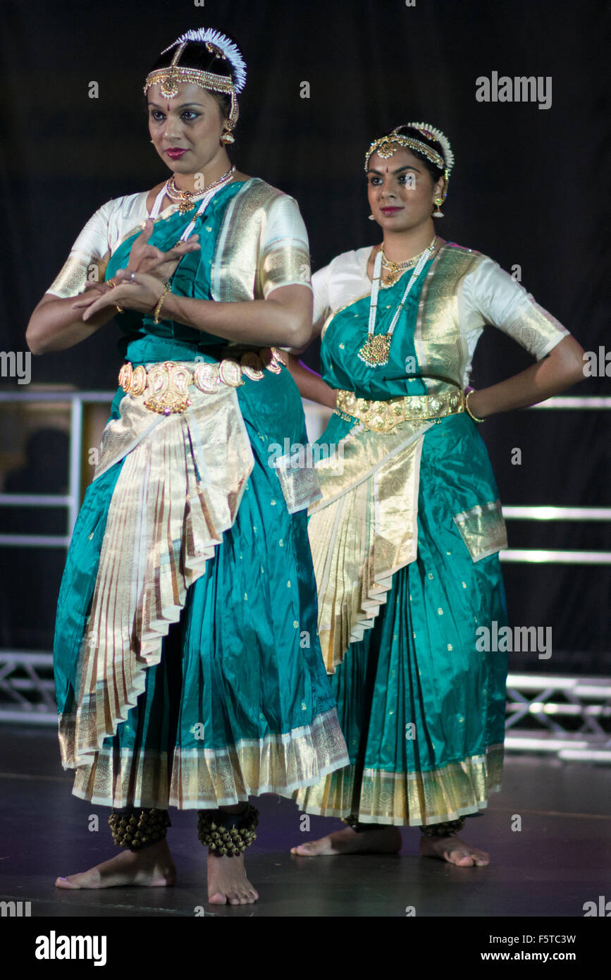 Indian dancers wearing traditional dress hires stock photography and