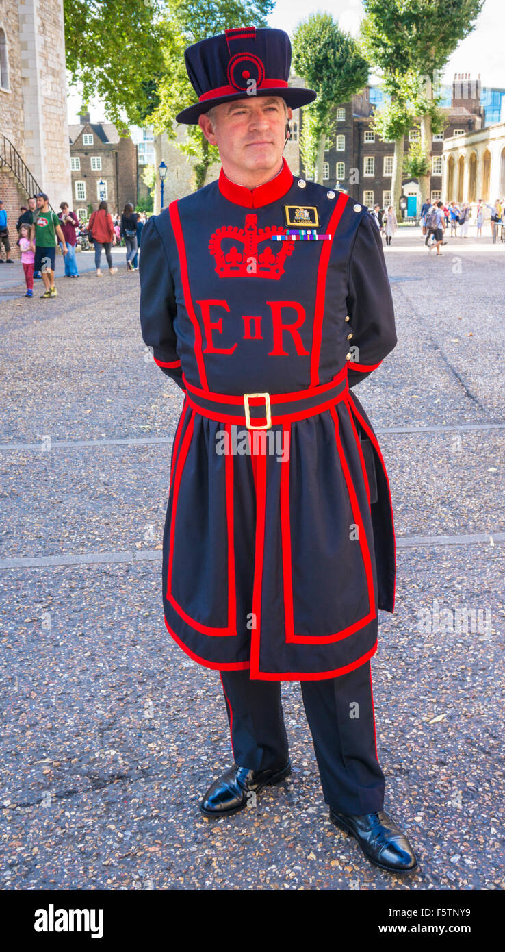 Beefeater Uniform High Resolution Stock Photography and Images Alamy
