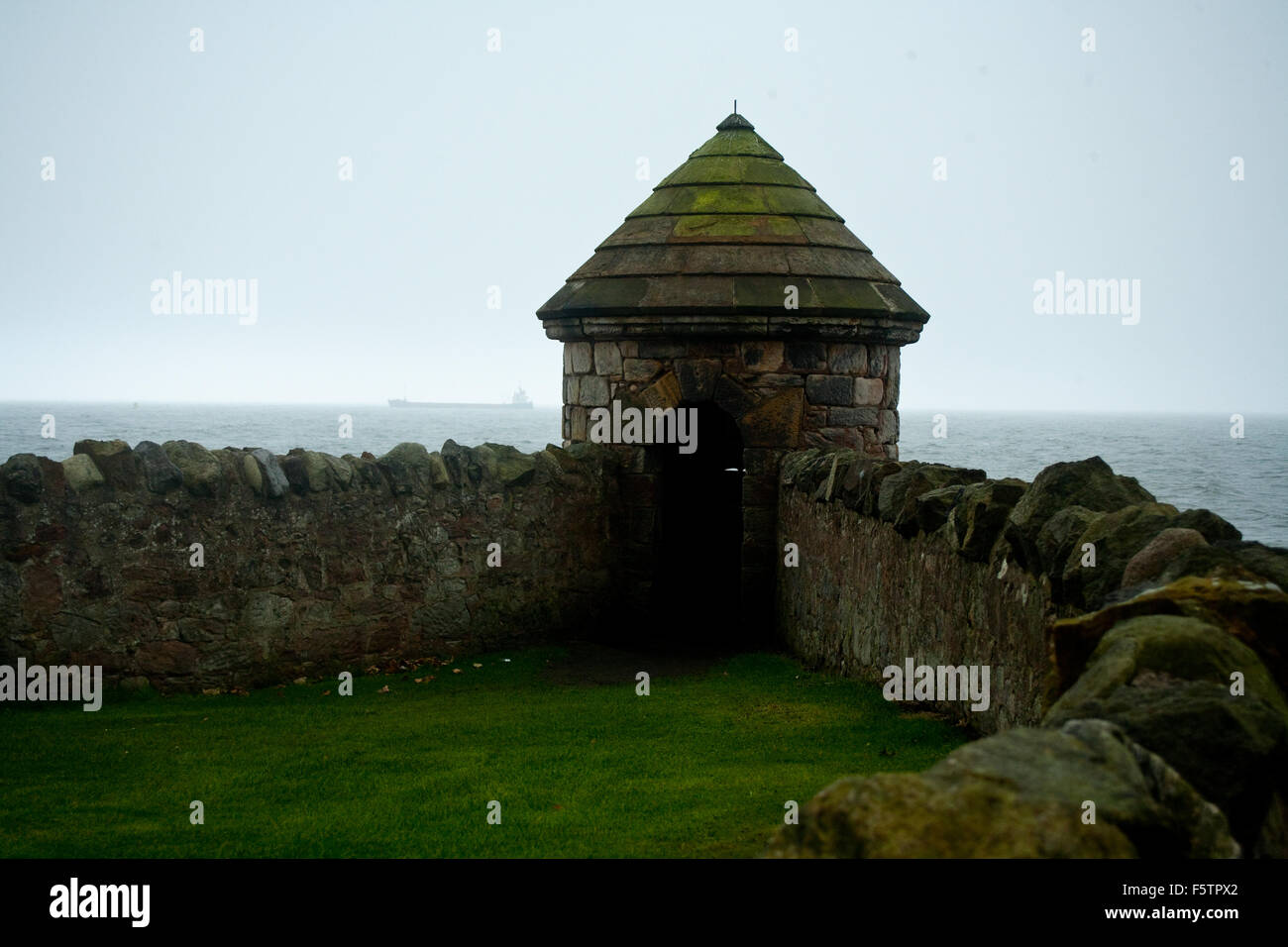 A Stone tower overlooking the Forth Estuary, Ravenscraig Park, Kirkcaldy Fife Scotland Stock Photo