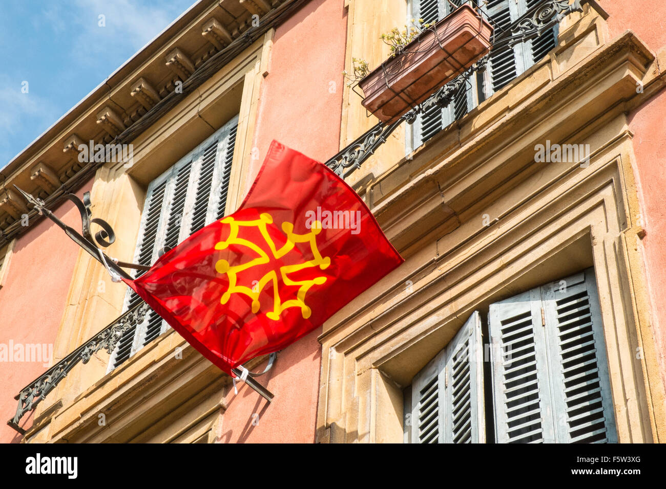 Occitan Flag Aka Toulouse Flag Cathar Cross Sign Of Occitan Culture Flying Above Hotel Balcony At Cite Carcassonne Castle Aude South France French Stock Photo Alamy