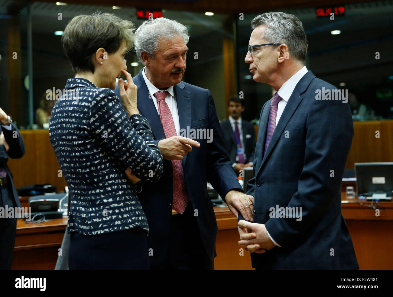 Brussels, Belgium. 9th Nov, 2015. Swiss President and Justice Minister Simonetta Sommaruga (L), Luxembourg's Foreign Minister Jean Asselborn (C) and German Interior Minister Thomas de Maiziere attend an minister-level emergency meeting on the migrant crisis, at the European Union (EU) headquarters in Brussels, Belgium, Nov. 9, 2015. Credit:  Ye Pingfan/Xinhua/Alamy Live News Stock Photo