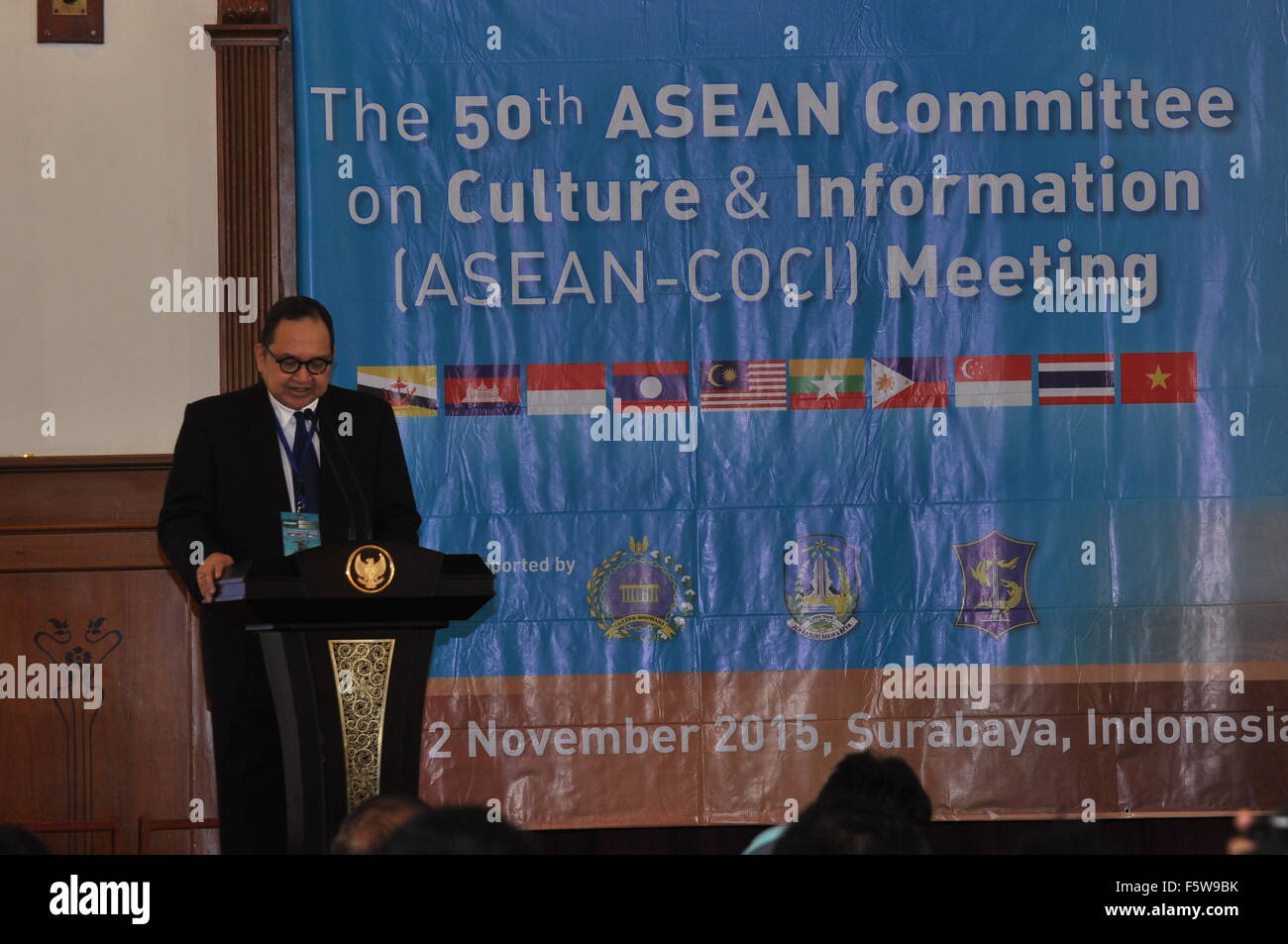 Surabaya, Indonesia. 09th Nov, 2015. The 50th meeting of Asean-Coci (Committee On Culture and Information) is a joint committee in Asean organization which takes care of the problem of culture and information. ASEAN-Coci to 50 takes place from 8 to 12th day of November, 2015 at Hotels Majapahit, Surabaya which was attended by 86 delegates from 10 member countries of ASEAN and the ASEAN Secretariat. This meeting discussed the cooperation in the field of exchange of information and culture. © Azwar/Pacific Press/Alamy Live News Stock Photo