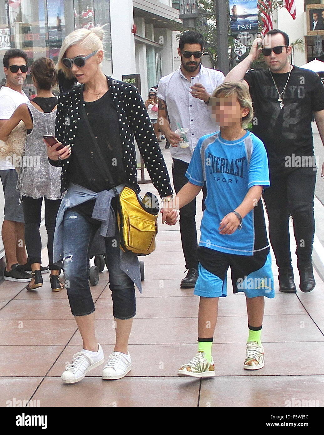 Gwen Stefani takes her son Kingston shopping at The Grove  Featuring: Gwen Stefani, Kingston Rossdale Where: Hollywood, California, United States When: 12 Sep 2015 Stock Photo