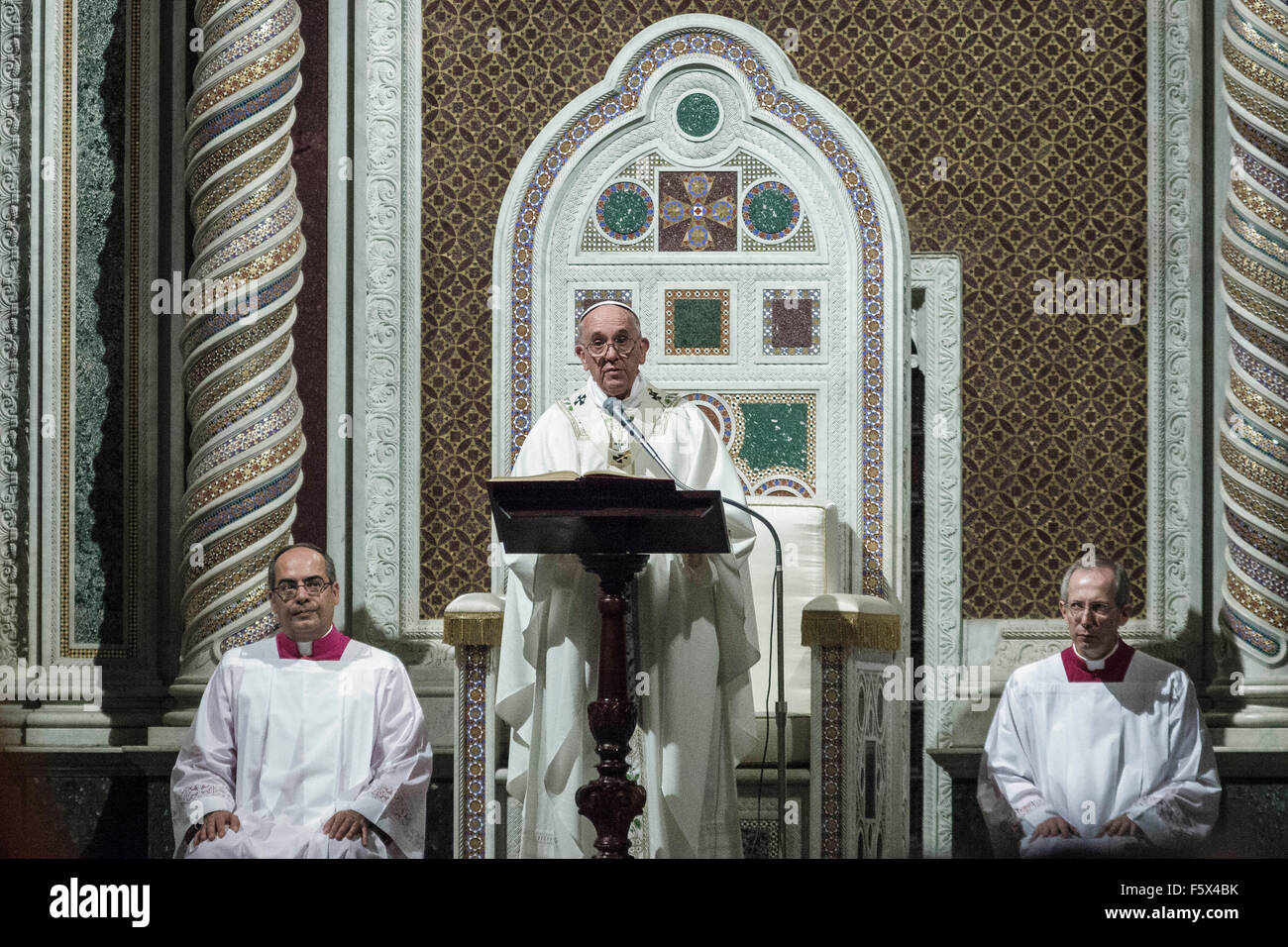 Episcopal Ordination Msgr Hi res Stock Photography And Images Alamy