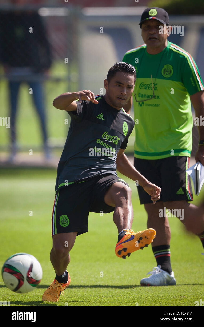 Mexico City, Mexico. 9th Nov, 2015. Mexico's national soccer team player Jose Juan Vazquez (L) takes part in a training session in Mexico City, capital of Mexico, on Nov. 9, 2015. Mexico will play against El Salvador on Nov. 13, as part of the preliminary competition towards 2018 FIFA World Cup. © Pedro Mera/Xinhua/Alamy Live News Stock Photo