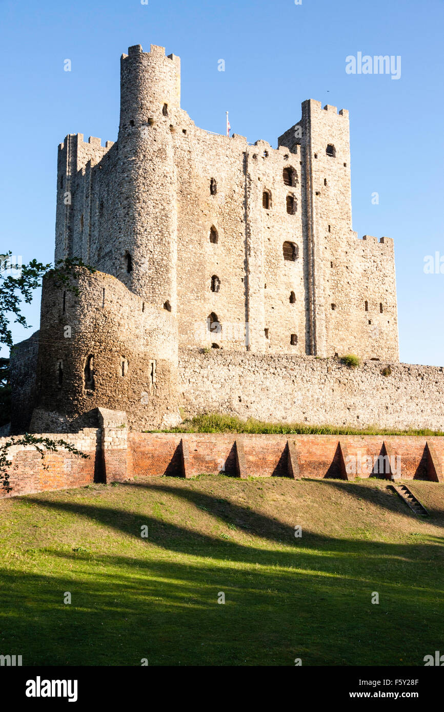 England, Rochester castle. Medieval east curtain outer wall and drum