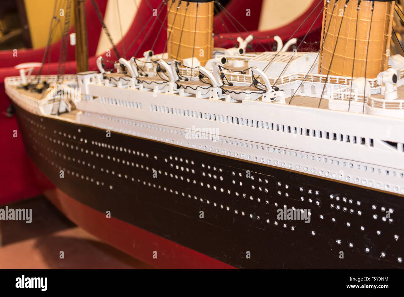 titanic plastic toy