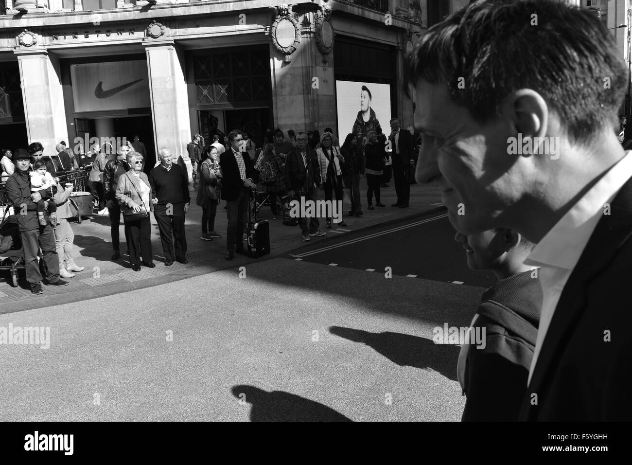 Man Waiting to Cross, Oxford Street, London, England Stock Photo Alamy