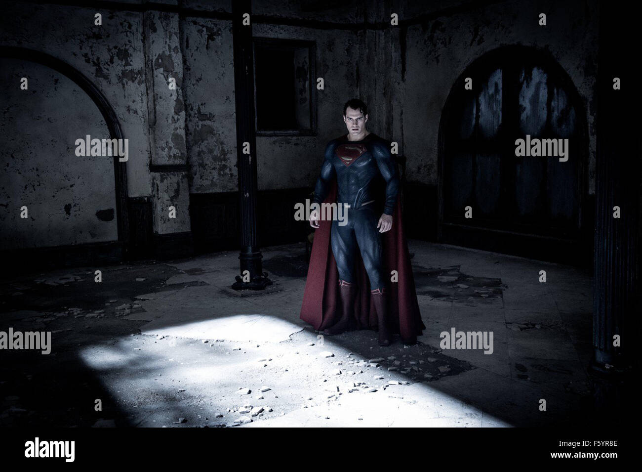 BATMAN V SUPERMAN DAWN OF JUSTICE (2016)  HENRY CAVILL  ZACK SNYDER (DIR)  MOVIESTORE COLLECTION LTD Stock Photo