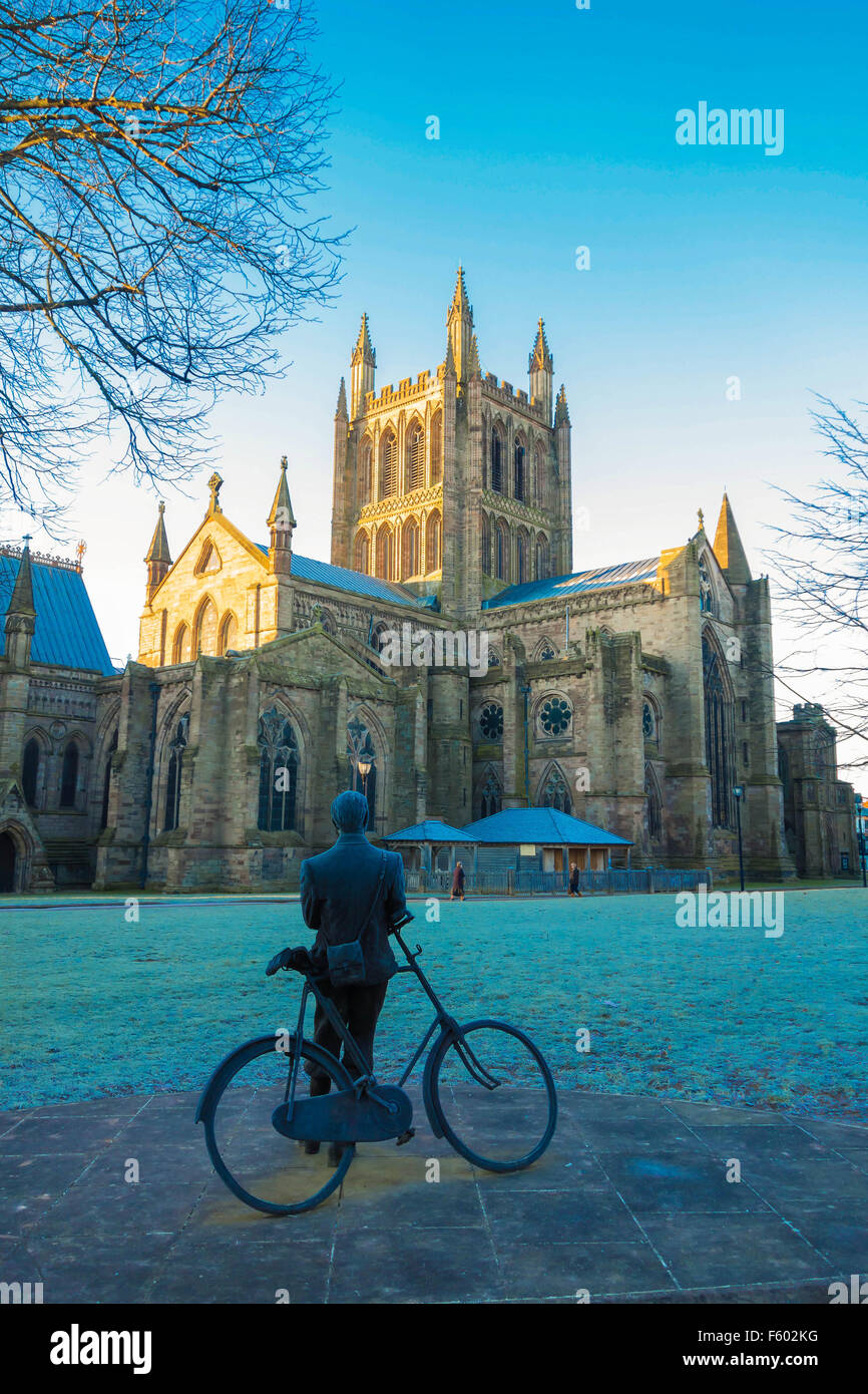 Sir Edward Elgar looking over Hereford Cathedral UK Stock Photo