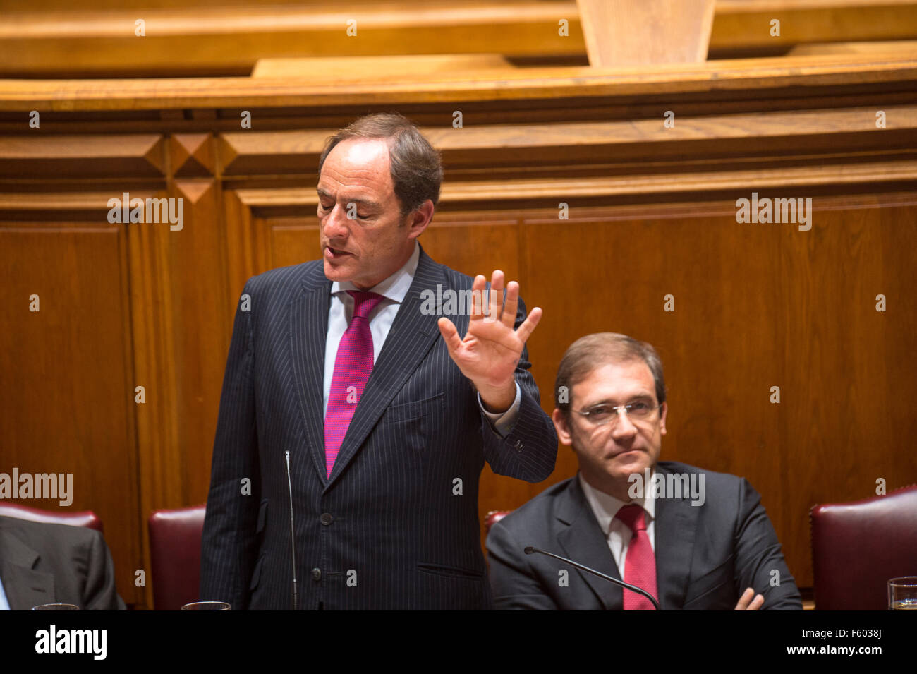 Lisbon, Portugal. 10th November, 2015. The Portuguese Parliament passed today a motion of no confidence with the support of the Socialists and the Left parties, leading to the fall of the twentieth Constitutional Government of Portugal headed by Prime Minister Pedro Passos Coelho.  The result was expected, following the parliamentary elections (October 4) and the  subsequent loss of its absolute majority by the centre-right coalition Government. Lisbon, PT, on Nov 10, 2015. (Photo by Gonçalo Silva/Alamy Live News) Stock Photo