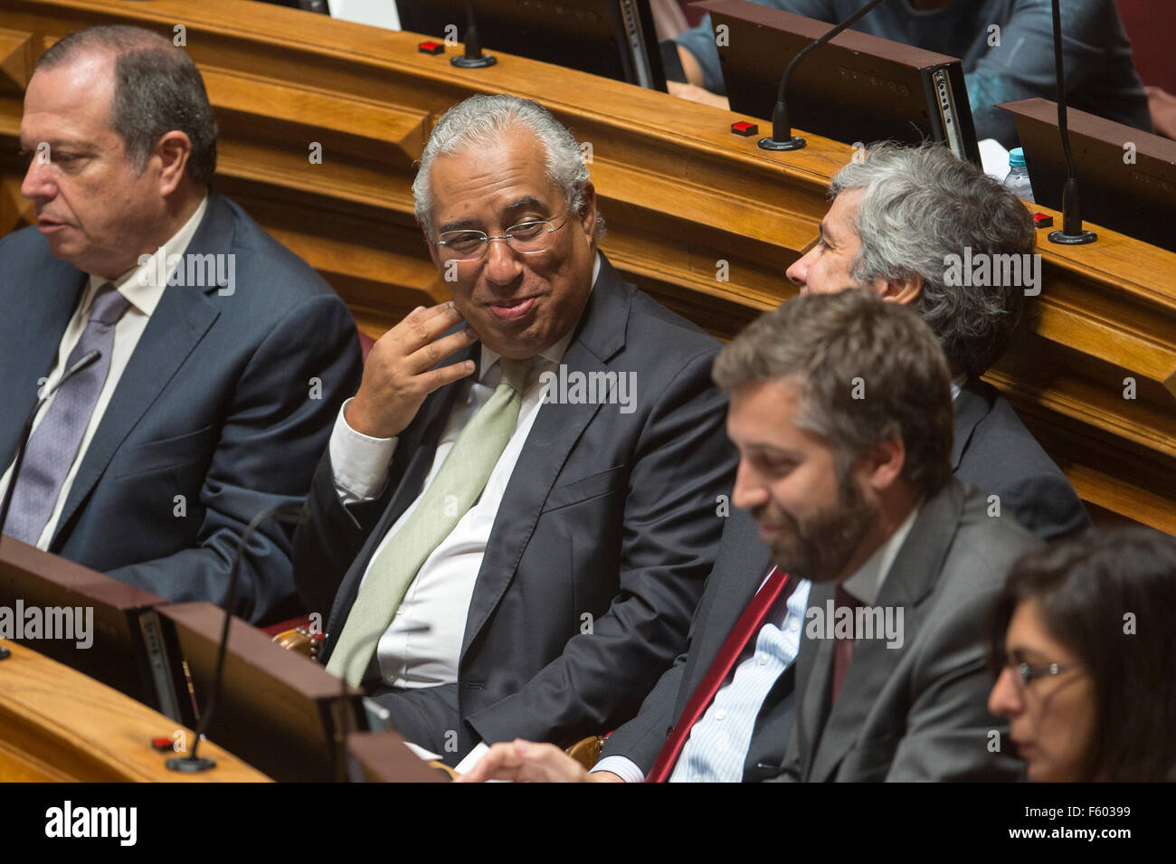 Lisbon, Portugal. 10th November, 2015. The Portuguese Parliament passed today a motion of no confidence with the support of the Socialists and the Left parties, leading to the fall of the twentieth Constitutional Government of Portugal headed by Prime Minister Pedro Passos Coelho.  The result was expected, following the parliamentary elections (October 4) and the  subsequent loss of its absolute majority by the centre-right coalition Government. Lisbon, PT, on Nov 10, 2015. (Photo by Gonçalo Silva/Alamy Live News) Stock Photo