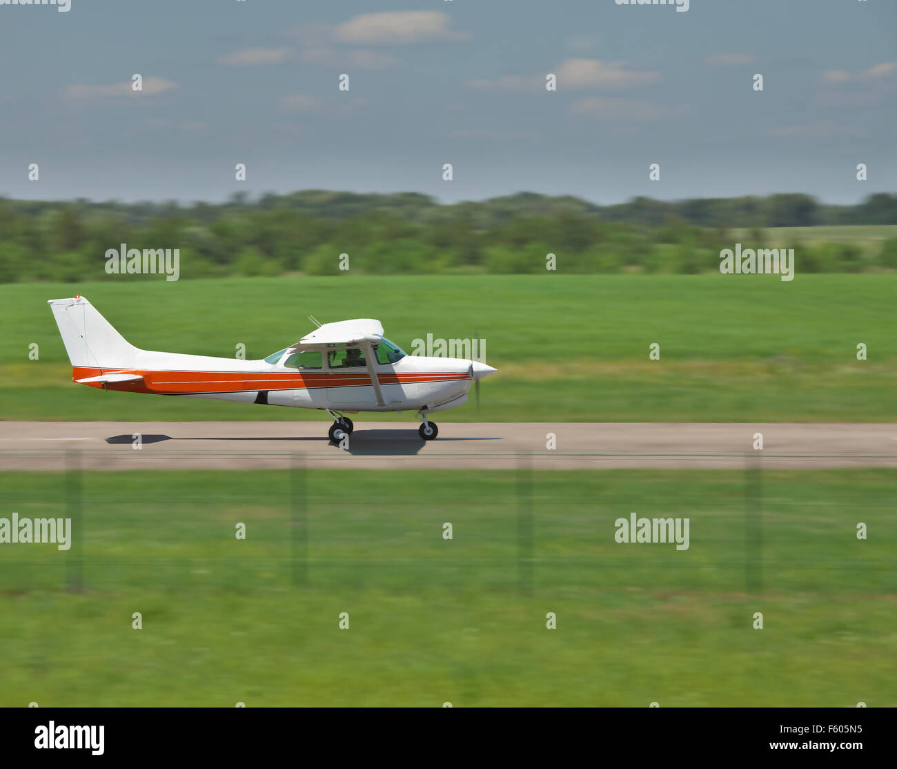 Small plane hires stock photography and images Alamy
