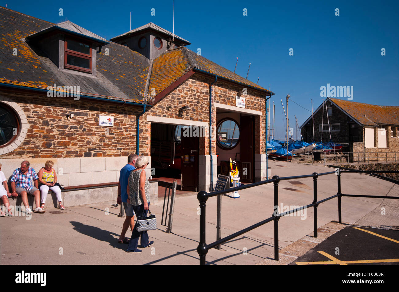 Lifeboat station looe hi-res stock photography and images